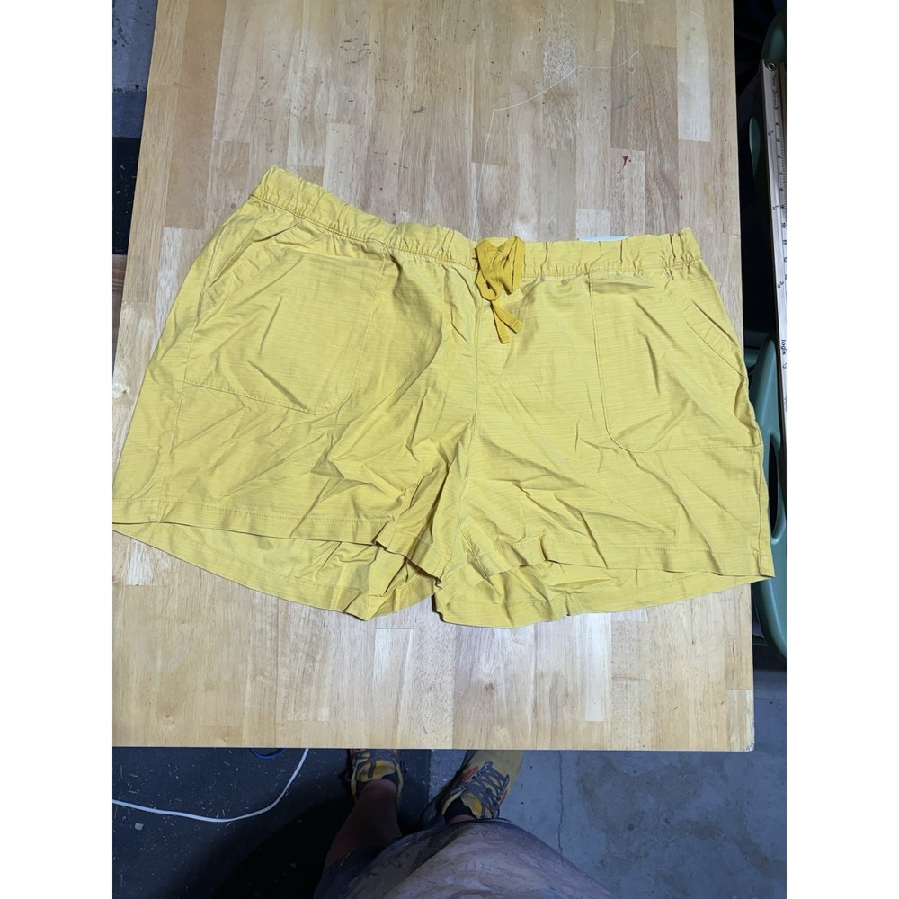 Lane Bryant Women's Shorts Size 26 Yellow Mid Rise Drawstring NWT 5in Inseam